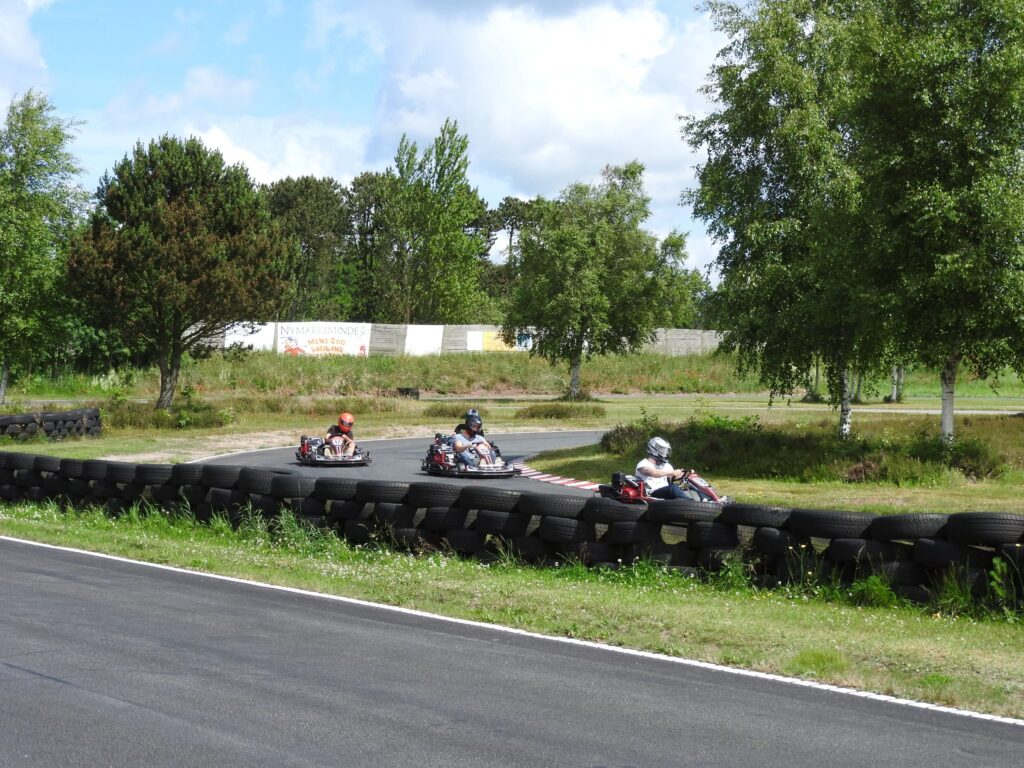 Gokart kørsel på Mou Gokart banen